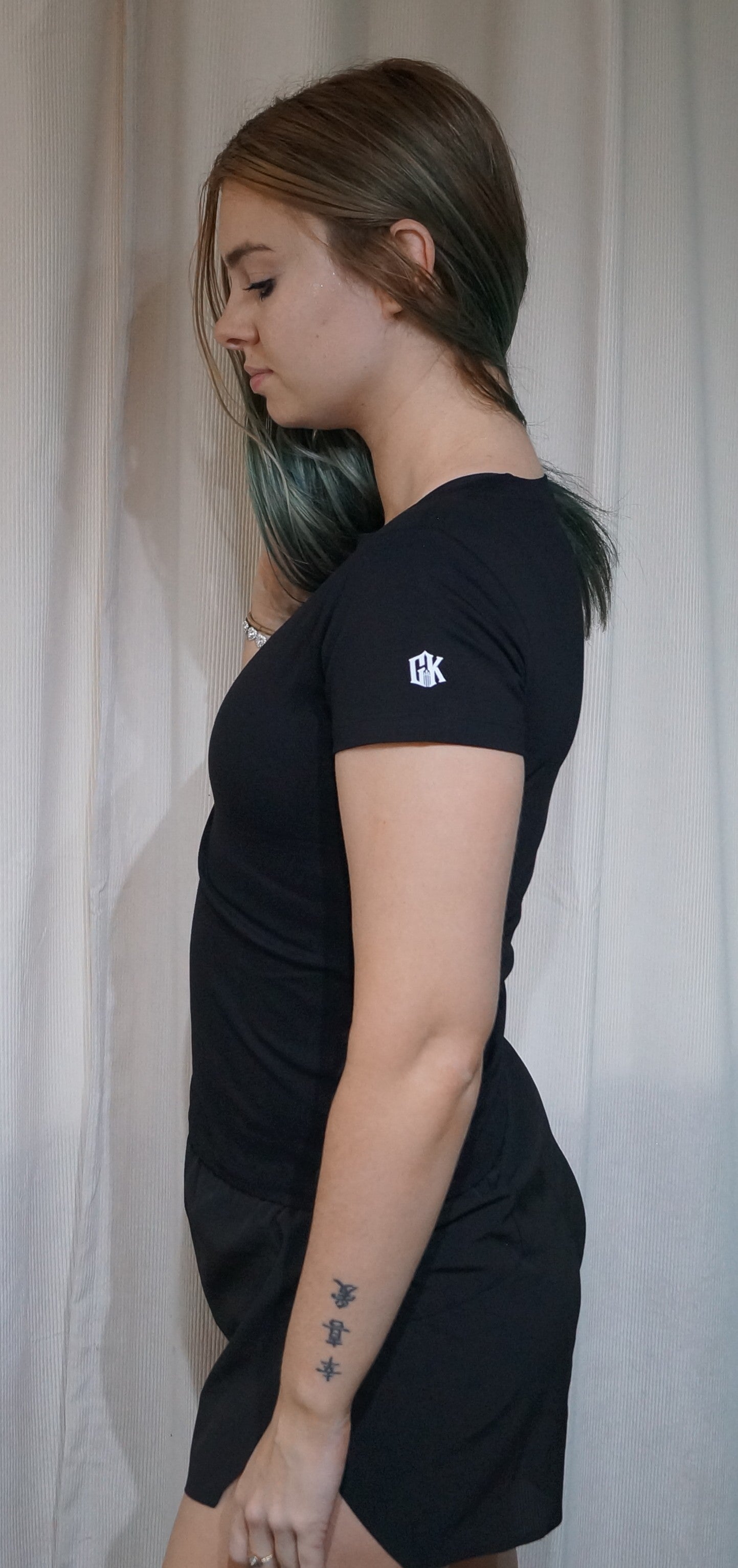 Basic Tiny T Black with logo