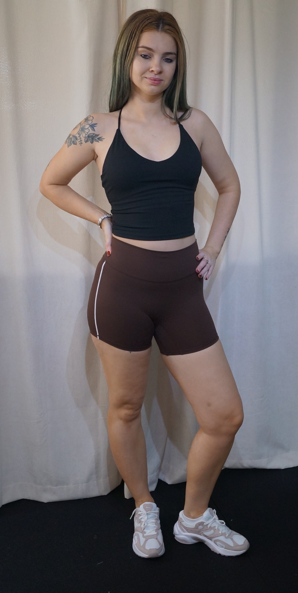 Brown short white stripe