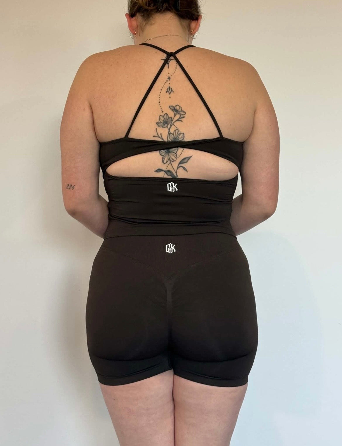 Espresso scrunch essential shorts