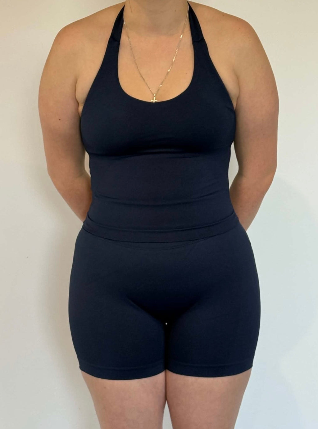 Navy scrunch essential shorts